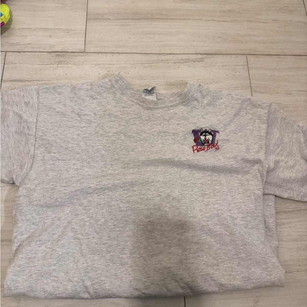 Men’s Gray Short Sleeve Tee UW huskies rose bowl